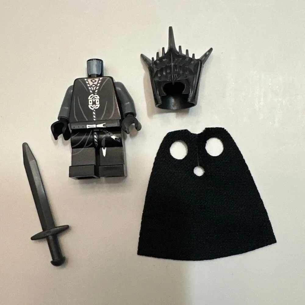 LEGO Mouth Of Sauron Minifigure Lord Of The Rings Authentic lor140 (no head)